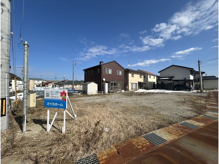 New 4LDK House in Toyama City with Seismic Grade 3 & Snow-Melting Parking - Thumbnail 3