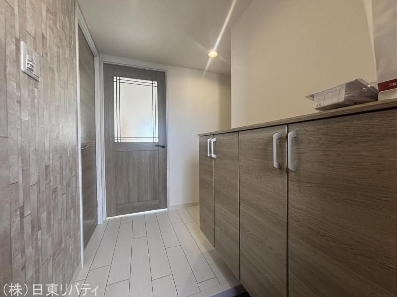 Renovated 3LDK Apartment near Hiroshima Station | Urban View River Court - Thumbnail 2