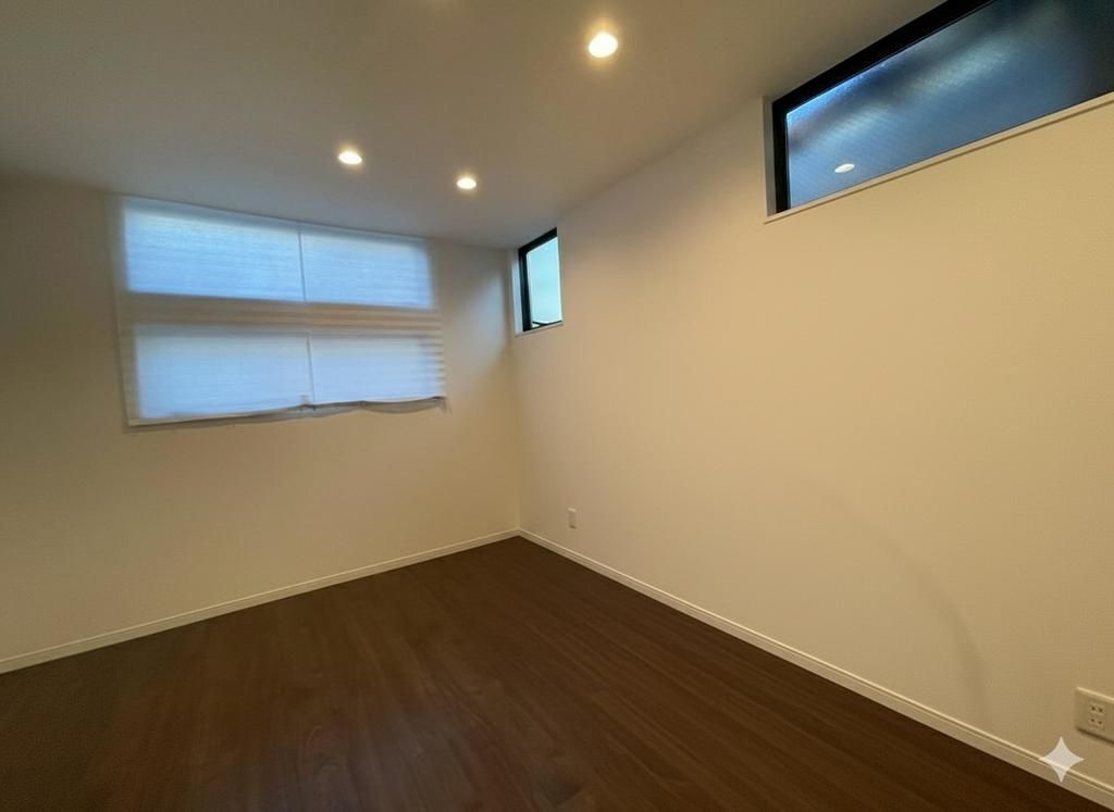2LDK House for Sale in Takatsuki, Osaka - Thumbnail 3