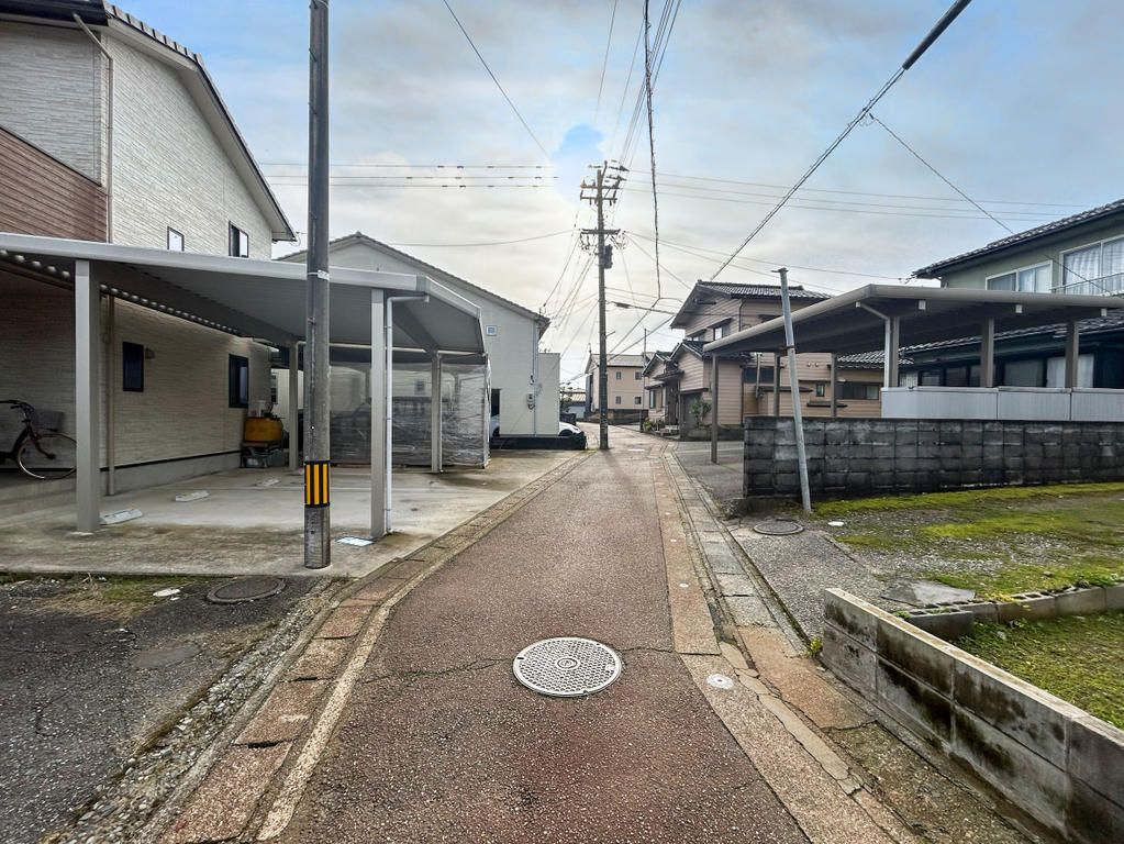 220 Tsubo Vacant Land for Sale in Uchinada, Ishikawa - Thumbnail 2