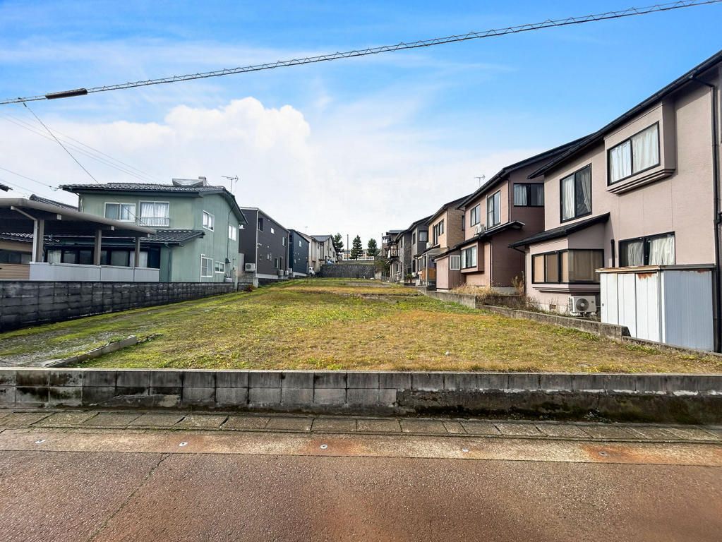 220 Tsubo Vacant Land for Sale in Uchinada, Ishikawa - Thumbnail 3