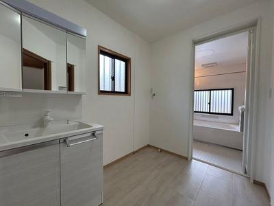 Spacious 6DK House in Nagano with 144坪 Land — Image 2, Nagano, Nagano