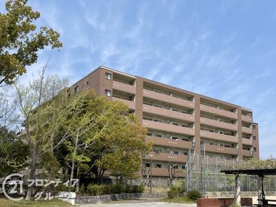 3LDK Apartment in Nishi-kyo Ward with South-Facing Balcony — Image 1, Nishikyo, Kyoto