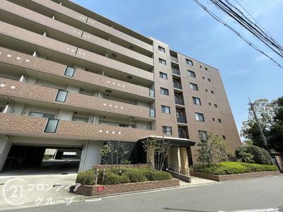 3LDK Apartment in Nishi-kyo Ward with South-Facing Balcony — Image 2, Nishikyo, Kyoto