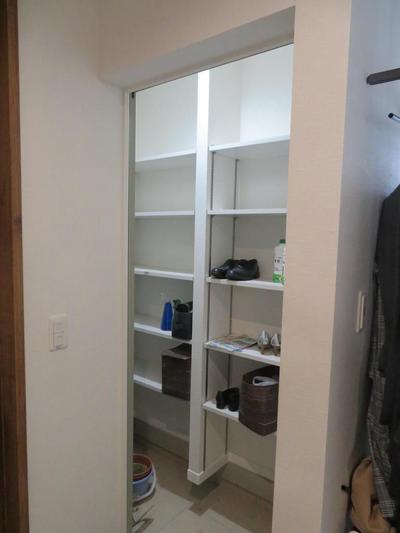 Modern 3SLDK House with Solar Panels in Tosu City — Image 2, Tosu, Saga