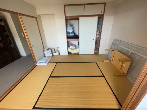 High-Crest Kusatsu Urban Resort 1LDK Apartment for Sale in Gunma - Thumbnail 2