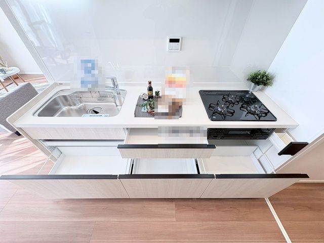 Renovated 3LDK Apartment for Sale in Asahi Plaza Koshigaya - Thumbnail 4