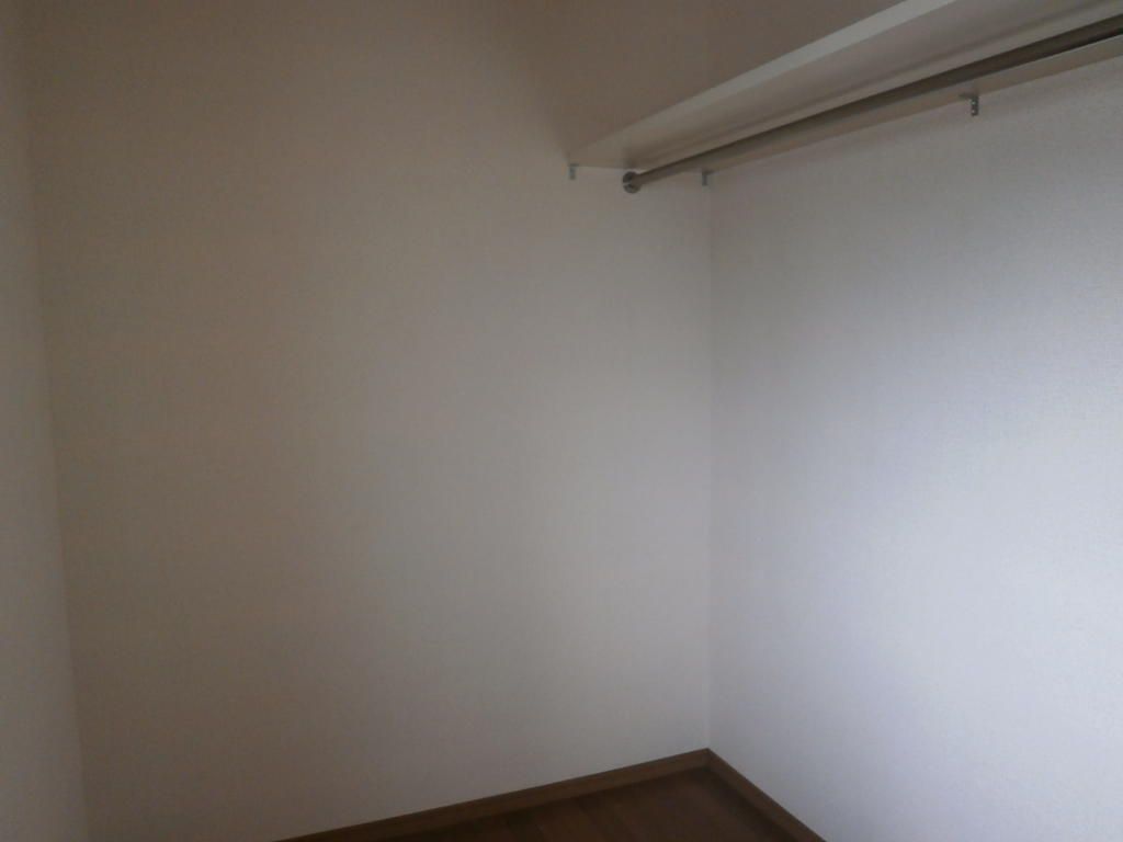4LDK House for Sale in Hyuga, Miyazaki with 3 Car Parks - Thumbnail 3