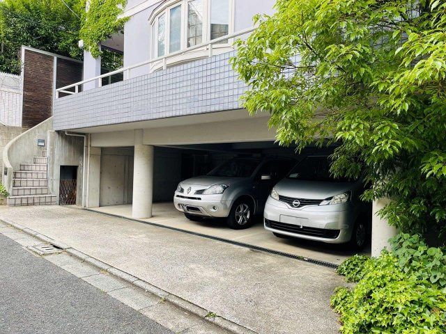 5LDK House for Sale in Ota, Tokyo Near Senzoku-ike Station - Thumbnail 3