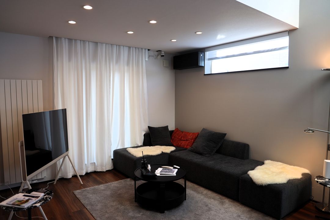 Stylish 4.5-Bedroom Home with Commercial Potential in Central Kutchan, Hokkaido - Thumbnail 4