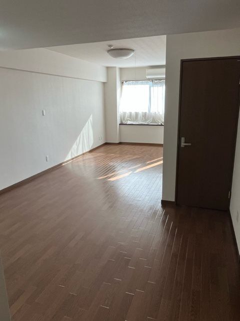 M Crest 7F 1LDK Apartment in Hamamatsu Central Ward - Thumbnail 2