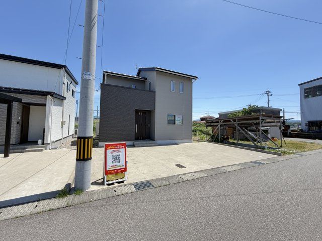 4LDK Modern House for Sale in Komatsu, Ishikawa - Thumbnail 2
