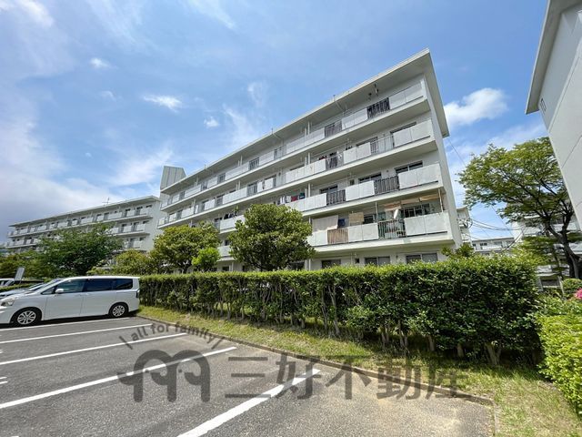 Renovated 2LDK Apartment in Sawara Ward, Fukuoka - Thumbnail 2