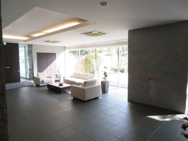 City Tower Fukushima 13F 3LDK Apartment for Sale - Thumbnail 3