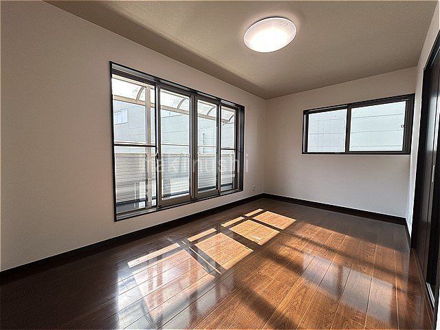 4LDK House in Sakai’s Mihara Ward with South-Facing Balcony - Thumbnail 3