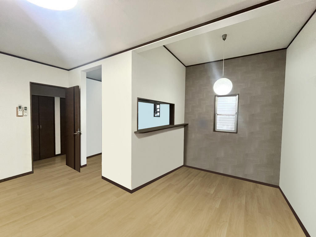 3SLDK House in Yao City with Skip-Floor Design - Thumbnail 2