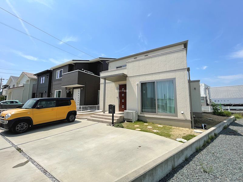 Sekisui Heim 4LDK House with Solar in Hamamatsu Central - Thumbnail 2