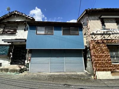 Spacious 9LDK House Near Toyonaga Station, Otoyo-cho — House, Otoyo, Kochi