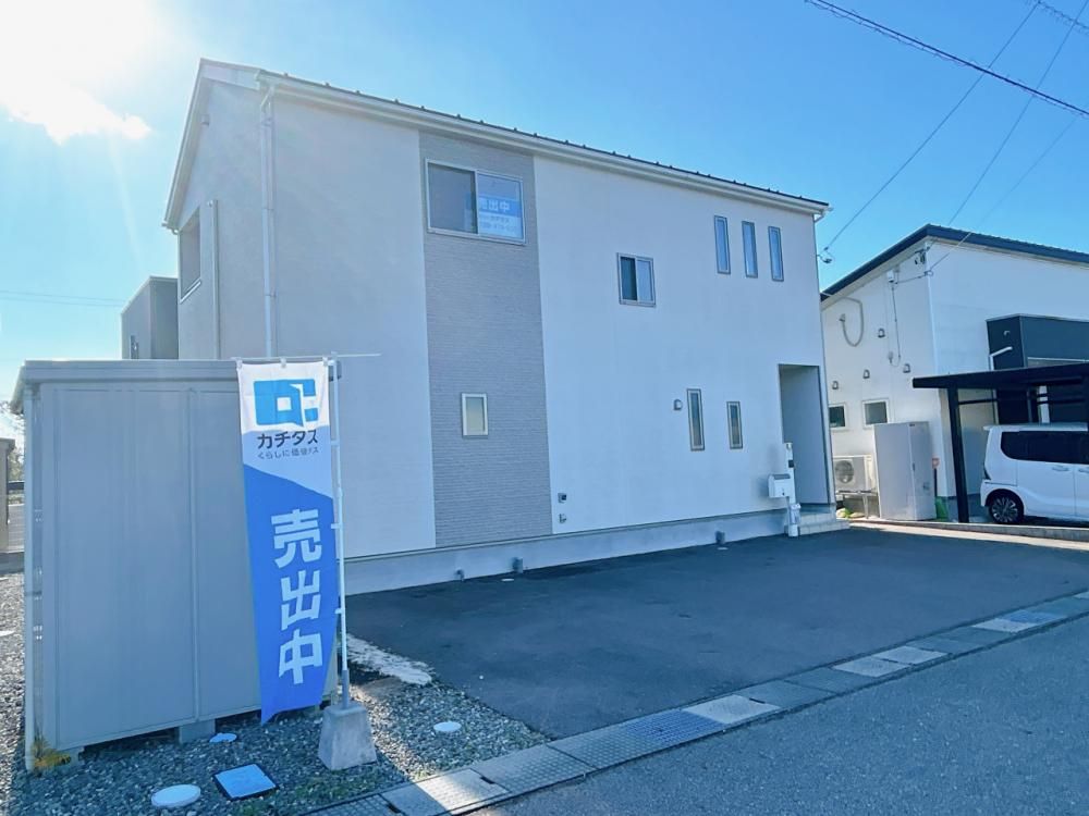 Renovated 2020 4LDK House in Kahoku, Ishikawa with Warranties - Thumbnail 2