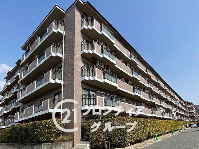 Spacious 3LDK Apartment Near Mimurodo Station in Uji - Thumbnail 4