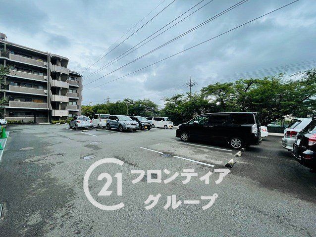 Spacious 3LDK Apartment Near Mimurodo Station in Uji - Thumbnail 3