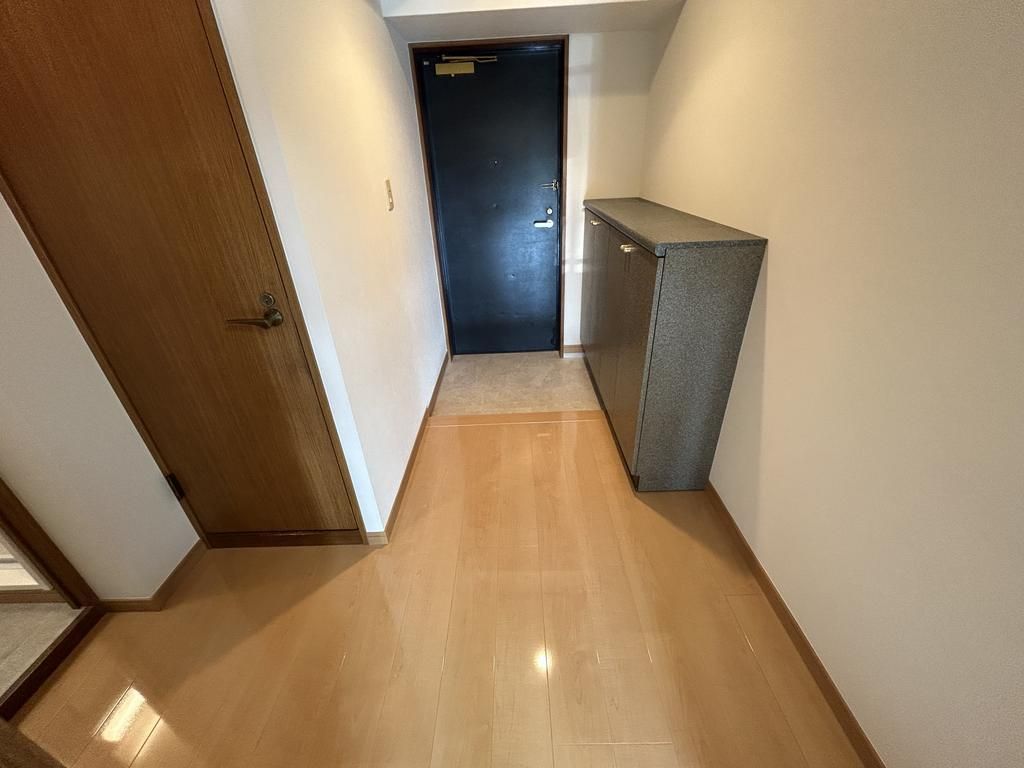 Renovated 4LDK Apartment for Sale in Futsushi, Fukuoka - Image 3