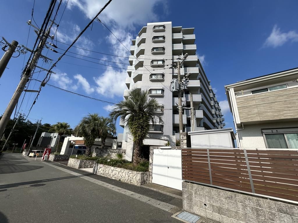 Renovated 4LDK Apartment for Sale in Futsushi, Fukuoka - Image 1