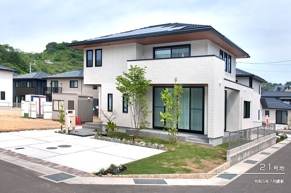 New 3LDK House in Tokushima with Solar Power & Smart Features - Thumbnail 2
