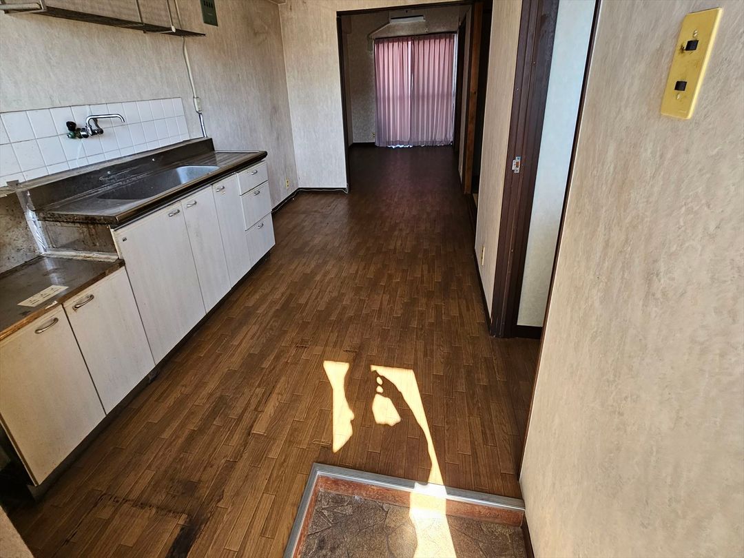3DK Condo Near Koromiyama Station, Matsuyama - 52.17 sqm - Thumbnail 2