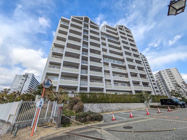 3LDK Apartment in Nishinomiya with South Balcony - Thumbnail 4