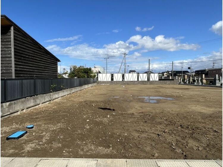 Spacious 88.8 Tsubo Land Plot for Sale in Nomi City, Ishikawa - Thumbnail 4
