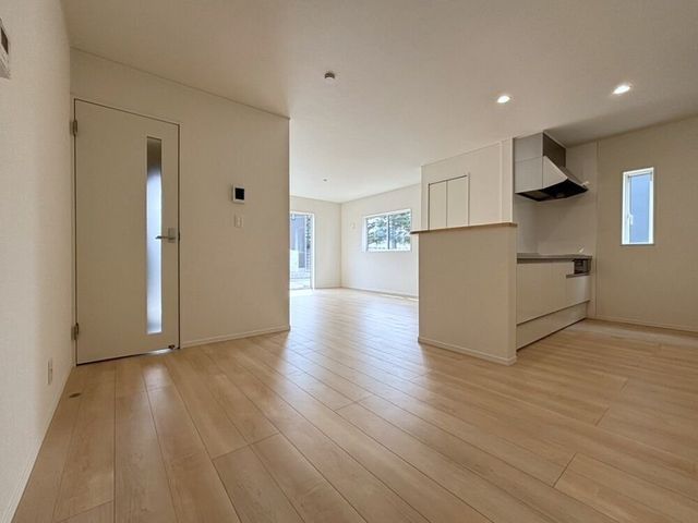 New Build 3LDK House in Tateyama, Toyama with Pantry & 3 Parking - Thumbnail 4