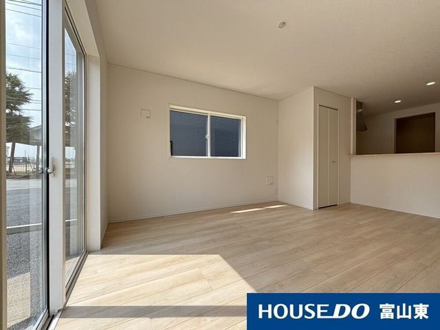 New Build 3LDK House in Tateyama, Toyama with Pantry & 3 Parking - Thumbnail 2