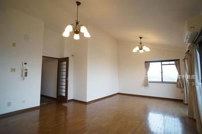 Spacious 2LDK Corner Apartment in Grand Arts Sakuragaoka, Owariasahi — Image 4, Owariasahi, Aichi
