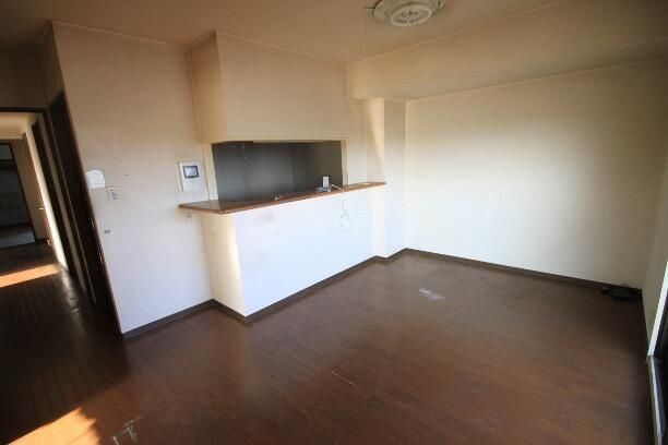 4LDK Apartment in Takamatsu with Balcony - Thumbnail 3