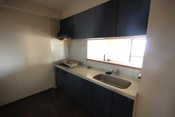 4LDK Apartment in Takamatsu with Balcony - Thumbnail 2