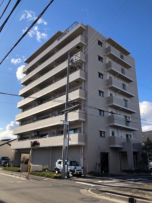4LDK Apartment for Sale in Suzuka, Mie - South-West Corner Unit - Thumbnail 2