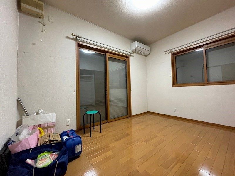 6LDK House in Kitakyushu with Solar Panels and Parking - Thumbnail 4