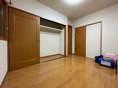 6LDK House in Kitakyushu with Solar Panels and Parking — Image 4, Yahatanishi, Fukuoka