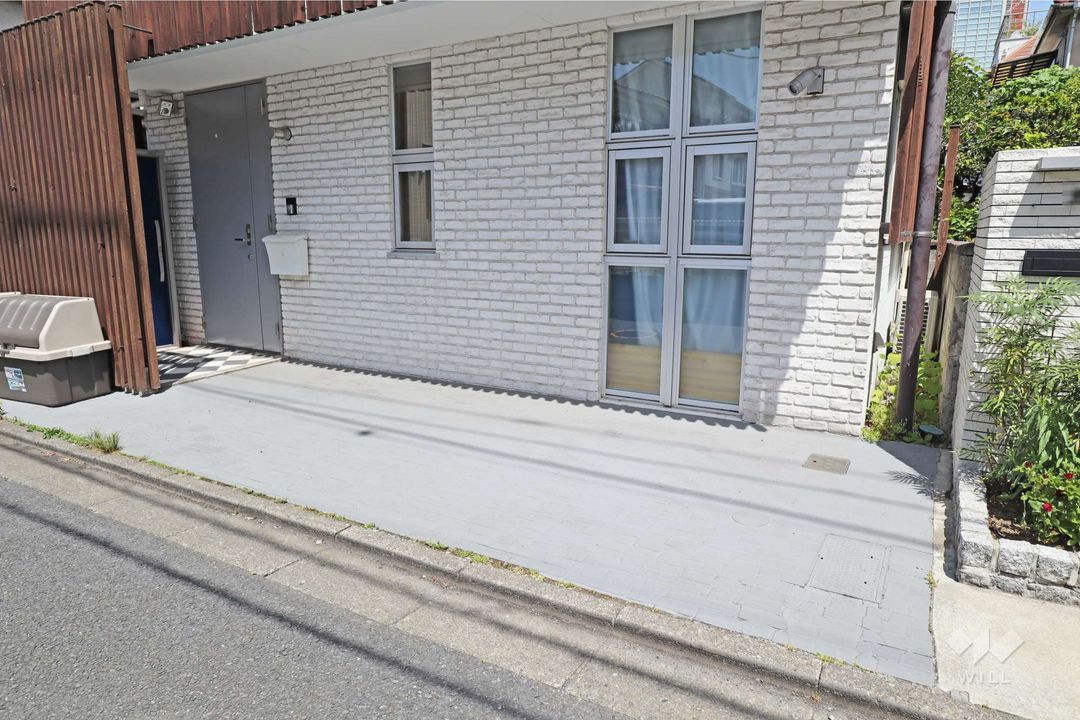 2LDK Steel-Framed House for Sale in Setagaya, Tokyo - Thumbnail 4