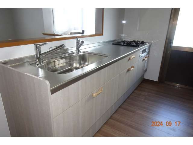 5LDK Spacious Family Home with Land for Sale in Yuzawa, Akita - Image 1