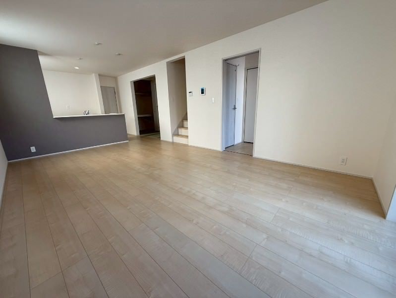 New 4LDK House for Sale in Yonabaru, Okinawa - 2026 Completion - Thumbnail 3
