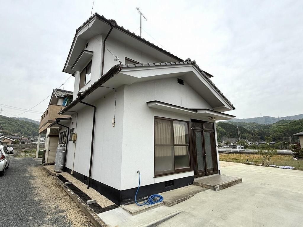 4LDK House in Fukuyama with 79-Tsubo Land - Thumbnail 3