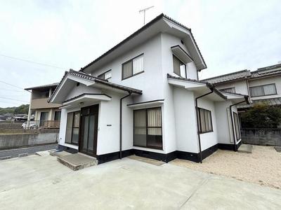 4LDK House in Fukuyama with 79-Tsubo Land — Image 1, Fukuyama, Hiroshima