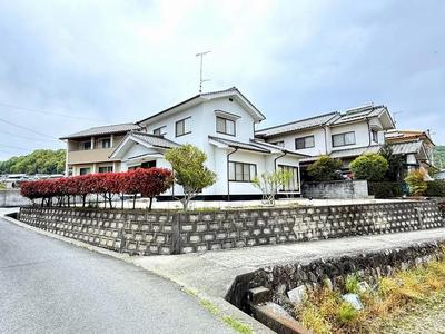 4LDK House in Fukuyama with 79-Tsubo Land — Image 1, Fukuyama, Hiroshima