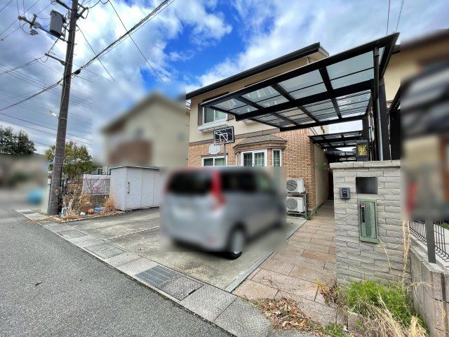 5LDK Kameoka House with Home Elevator & 3 Car Parking - Thumbnail 2