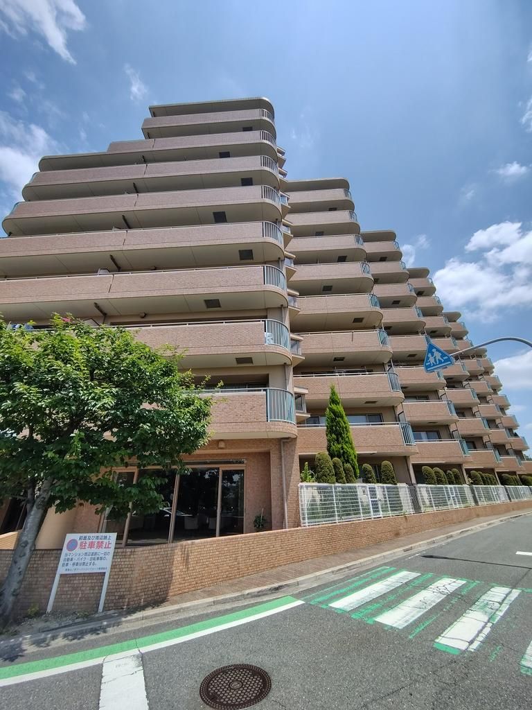 Kori Yamanote Urban Comfort 3LDK Condo in Neyagawa - Thumbnail 3