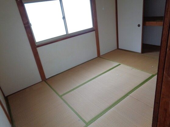 Rent a 3DK Wooden House in Matsuyama's Kumano-dai Area - Thumbnail 2