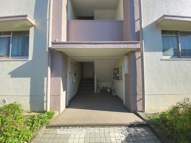 Renovated 3DK Apartment in Tachikawa, Tokyo - 54.35m² - Thumbnail 2