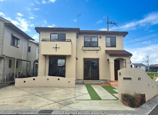 4SLDK Corner Lot House in Moriyama with Recent Renovations - Thumbnail 2